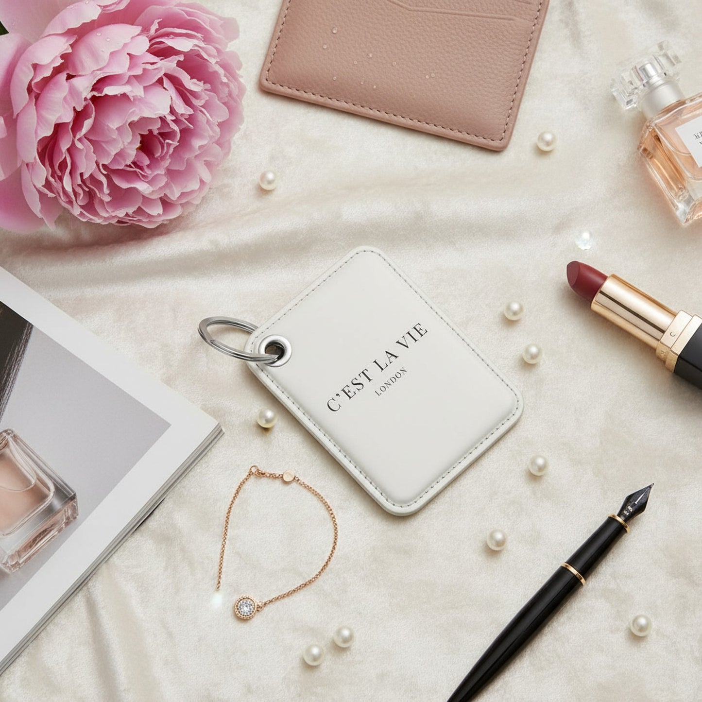 C'EST LA VIE Cream Key Ring - Chic Leather Accessory