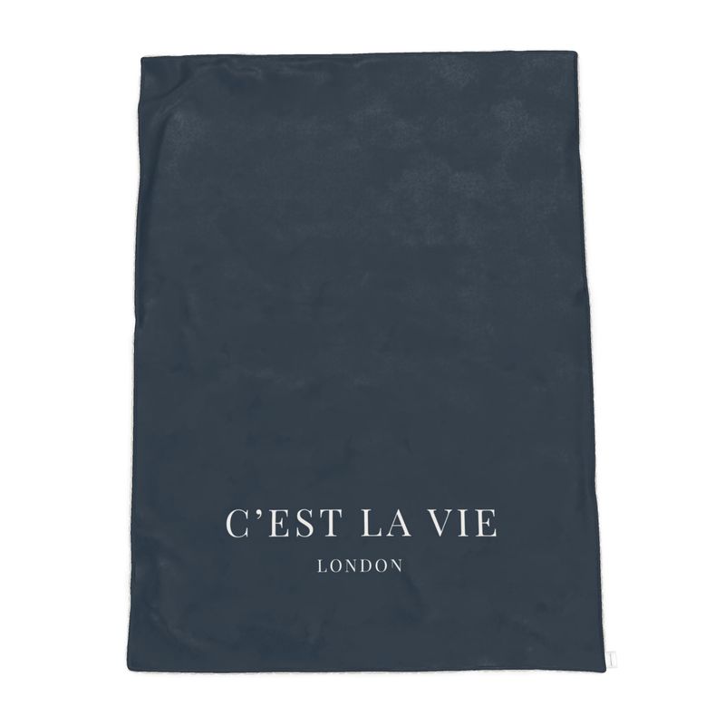C'EST LA VIE Cozy Navy Sherpa Throw for Luxe Comfort